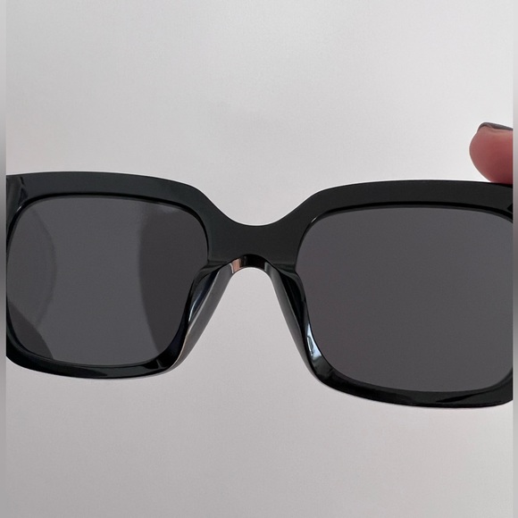 NEW-  AUTHENTIC 2023 CELINE sunglasses with box, dust bag and case. main image 8